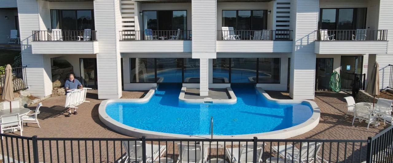 359 Edgewater Inn Шарлевой Екстер'єр фото