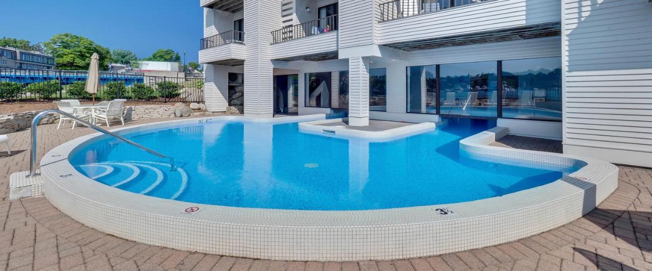 359 Edgewater Inn Шарлевой Екстер'єр фото