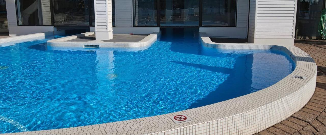 359 Edgewater Inn Шарлевой Екстер'єр фото